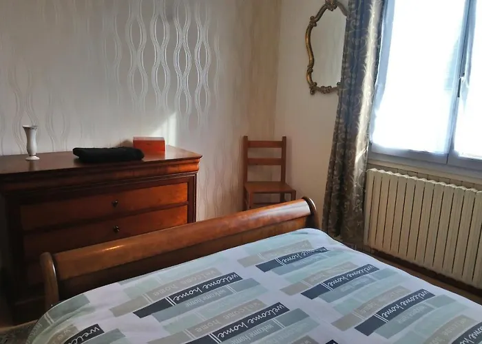 Chambre Au Calme Et Simple, Cuisine A Dispo